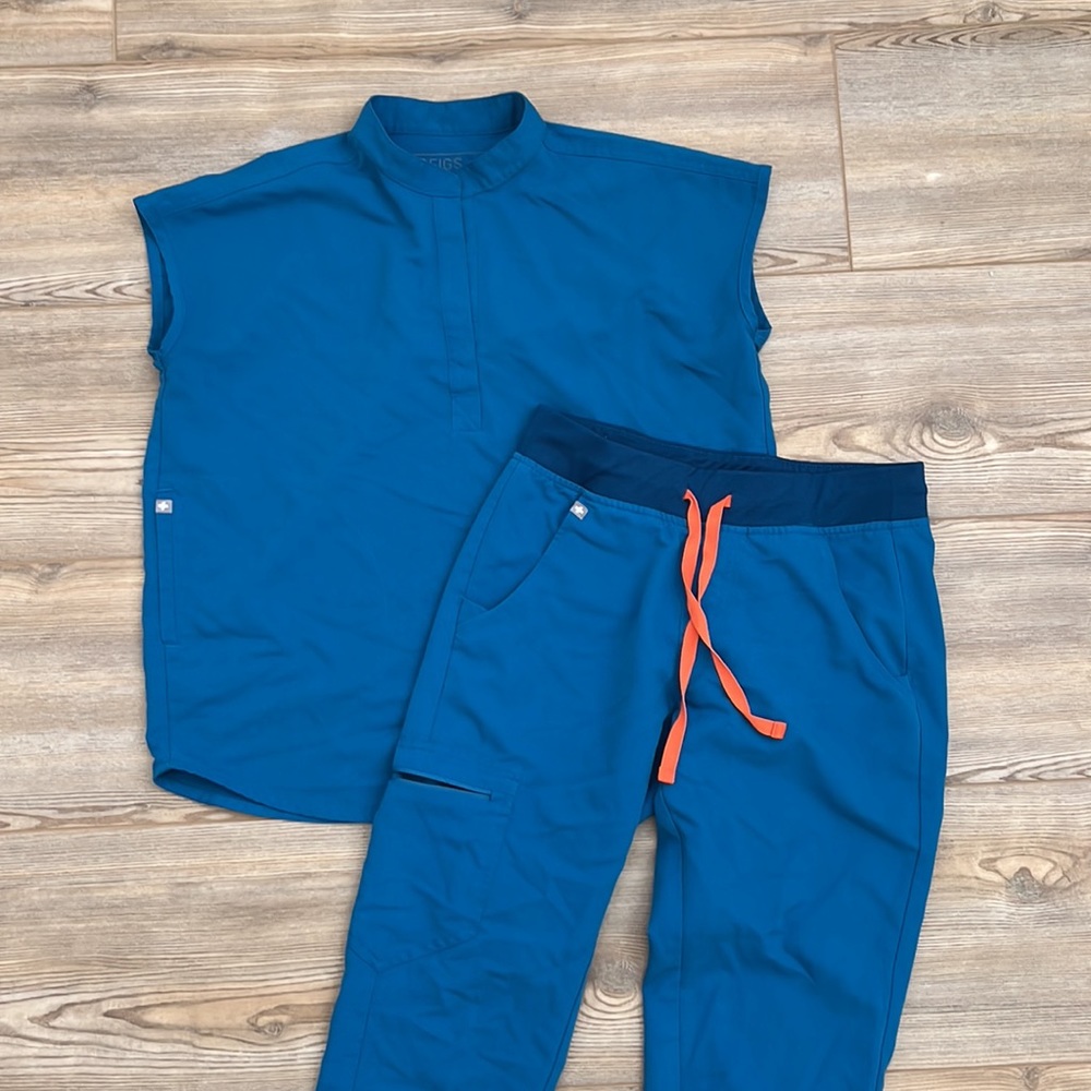 Figs scrubs. Used. Limited edition blue asphalt. Petite XS (pants) XS (top)